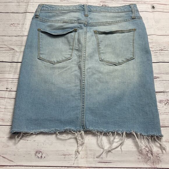 Universal Thread denim skirt - Picture 3 of 4